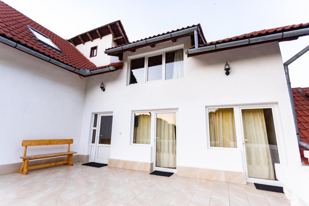 Pensiunea Ionela Moieciu de Jos Exterior foto